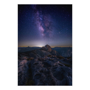 Half Dome onder de Melkweg Foto Afdruk