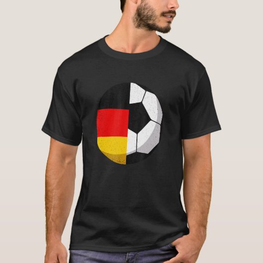 Half Duitsland Vlag het Kind van de Voetbal van he T-shirt (Voorkant)