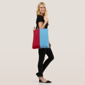 Half rood half blauw draagtas (Op model)