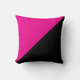 Half roze en zwarte diagonale kleurblok kussen