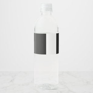 half white half black, half black half white waterfles etiket