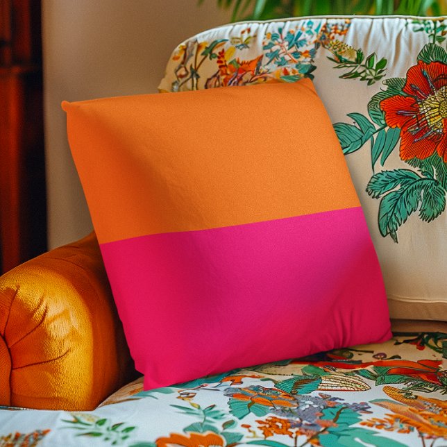 HalfOranje en helder roze Kussen (Half Orange and Bright Pink Throw Pillow)