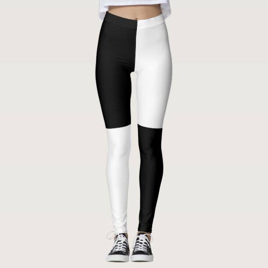 Halfwitte en zwarte helft leggings (Voorkant)