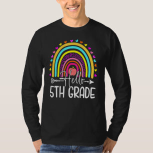 Hallo 5e klas regenboog hart leraar student achter t-shirt