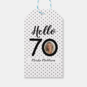 Hallo 70 Zwart & Wit Stippen Foto & Naam Verjaarda Cadeaulabel (Voorkant)
