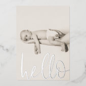 Hallo Baby Moderne zilveren tekst Folie Uitnodiging (Voorkant)