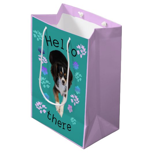 Hallo Daar Puppy Gift Bag Medium Cadeauzakje (Voorkant Gekanteld)