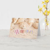 Hallo Hola, in het Spaans op een zandstrand Kaart (Gele Bloem)