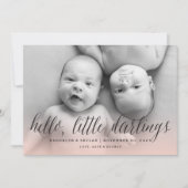 Hallo lieve schatjes tweeling meisjes chic foto ge aankondiging (Voorkant)