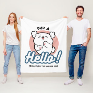 Hallo Pup a! – Happy White Dog Cartoon Design Fleece Deken