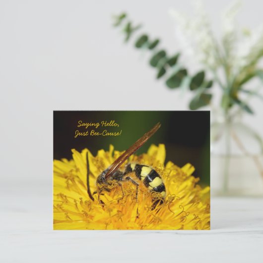 hallo van bijen op gele dandeliakloer briefkaart (Staand voorkant)