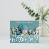 hallo wereld! Moderne Baby geboorte afspeelscript Aankondigingskaart (Staand voorkant)