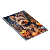Halloween Biewer Terrier met pompoenen eng Notitieboek (Rechterzijde)