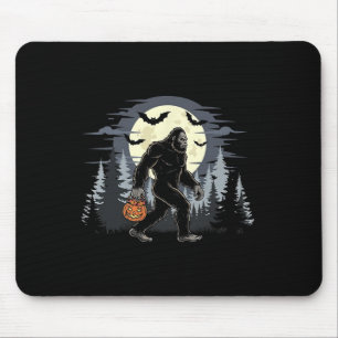 Halloween Bigfoot Sasquatch in het bos Jack-o-l Muismat