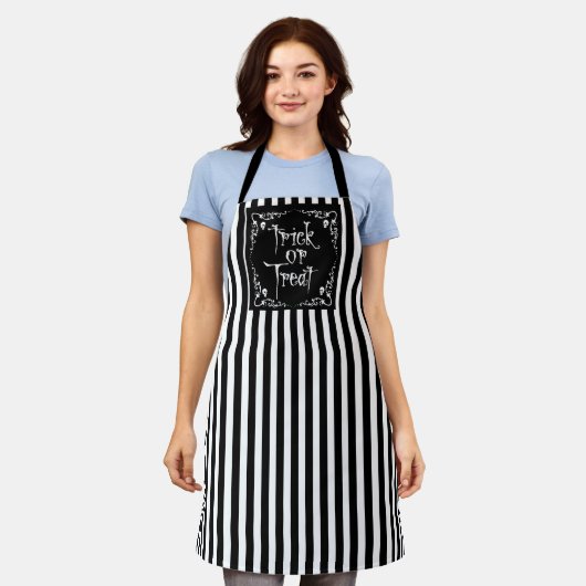 Halloween Black and White Schort (Gedragen)