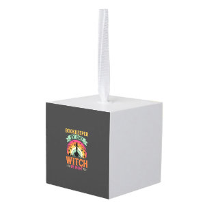 Halloween Boekhouder overdag Heks 's nachts Ontwer Kubus Ornament