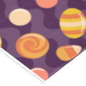 Halloween Candy Corn Snoepjes op Paars Tafelkleed (Gekanteld)