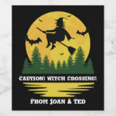 Halloween Caution Witch Crossing Flying Broomstick Wijn Etiket (Enkel label)