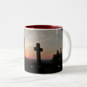 Halloween Coffee Mug Haunted Graveyard. (Devant droit)