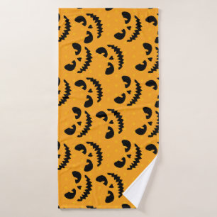 Halloween: enge gezichten,  stijl. badhanddoek