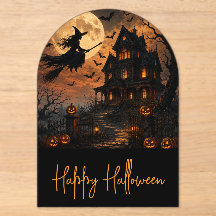 Halloween enge heks die over een spookhuis vliegt