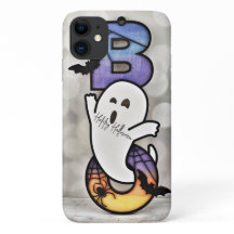 Halloween enge heks die over een spookhuis vliegt