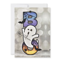 Halloween enge heks die over een spookhuis vliegt