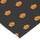 Halloween feesttafel loper met pompoen hoofden (Hoek)