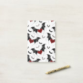 Halloween hart met zwarte vleugels post-it® notes (Op bureau)