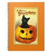 Halloween Kitty zit in Jack O Lantern Notitieboek (Voorkant)
