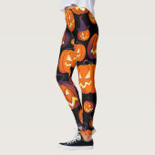 Halloween pompoenen: griezelig naadloos patroon. leggings (Links)