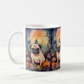 Halloween Pug met pompoenen eng Koffiemok (Links)