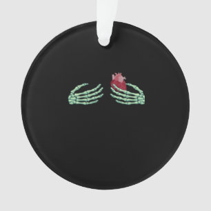 Halloween Skeleton Handen met Hart Classic Ornament