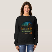 Halloween Tees Happy As A WITCH In A Broom Factor (Voorkant volledig)