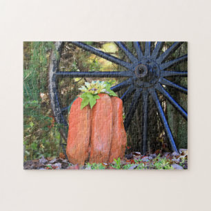 Halloween Time Wood Carved Pumpkin and Wagon Wheel Legpuzzel