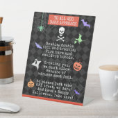 Halloween Trick of Treing Pandemic Poem Reclamebord Met Voetstuk (Insitu)