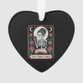 Halloween True Crime Junkie Tarot Card Ornament (voorkant)