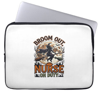 Halloween Verpleegster Shirt Grappige Heks Bezems  Laptop Sleeve