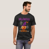 Halloween Vibes Scary Pumpkin Wearing Witch's Pet T-shirt (Voorkant volledig)