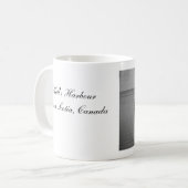 Hall's Harbour Wharf (B&W) Mug (Devant gauche)