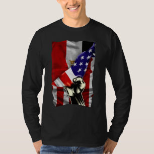 Halve Amerikaanse vlag Egyptische WORTELS VS vlag T-shirt