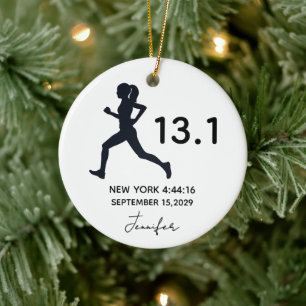 Halve marathon 13.1 Vrouwelijke hardloper Aangepas Keramisch Ornament