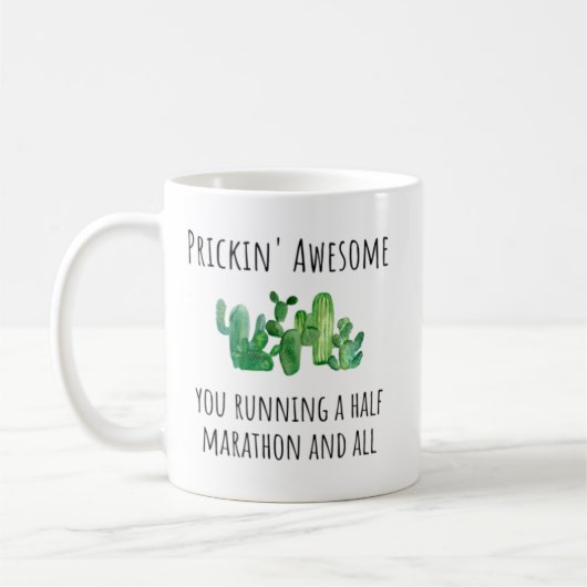 Halve marathonloper met eerste cadeauidee koffiemok (Links)