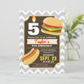 Hamburger & Hot Dog Anniversaire Fête Invitation (Debout devant)