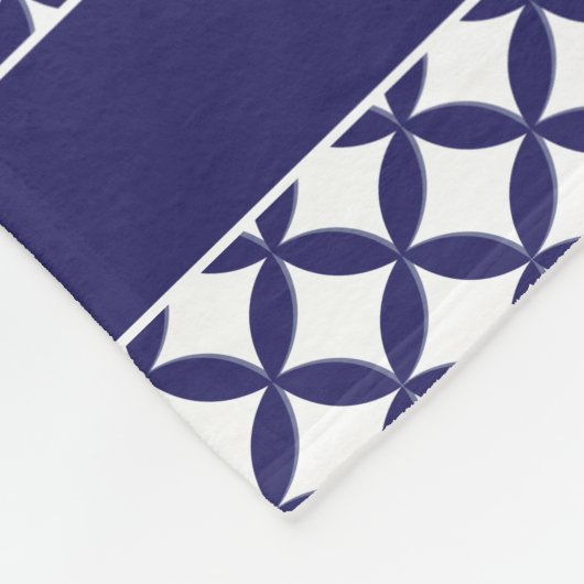 Hampton Blue White Stylish Geometric Patterned Fleece Deken (Hoek)