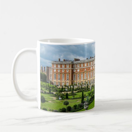 Hampton Court Palace, London - Classic Mug (Gauche)