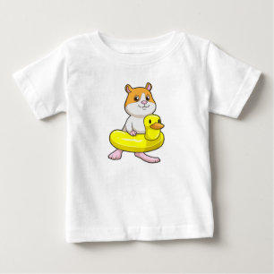 Hamster bij Beach met Duck als Swim ring