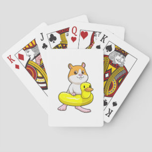 Hamster op het strand met eend als zwemband pokerkaarten