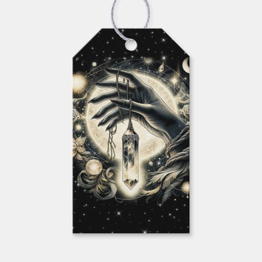 Hand die een kristal vasthoudt onder het maanlicht cadeaulabel (Voorkant)