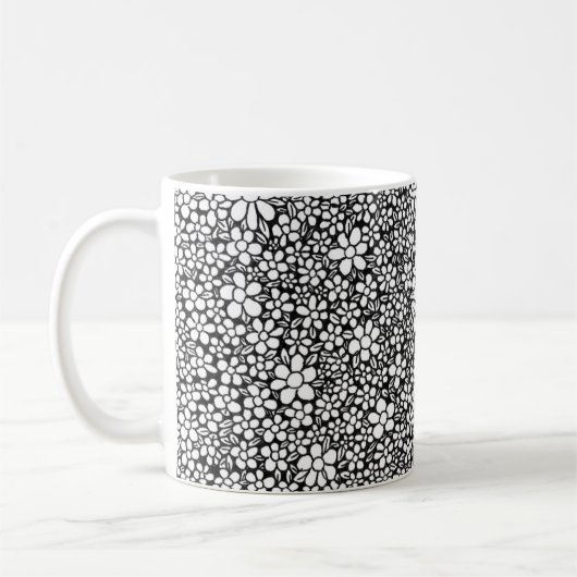 Hand Drawn Black and White Flower Pattern Koffiemok (Links)